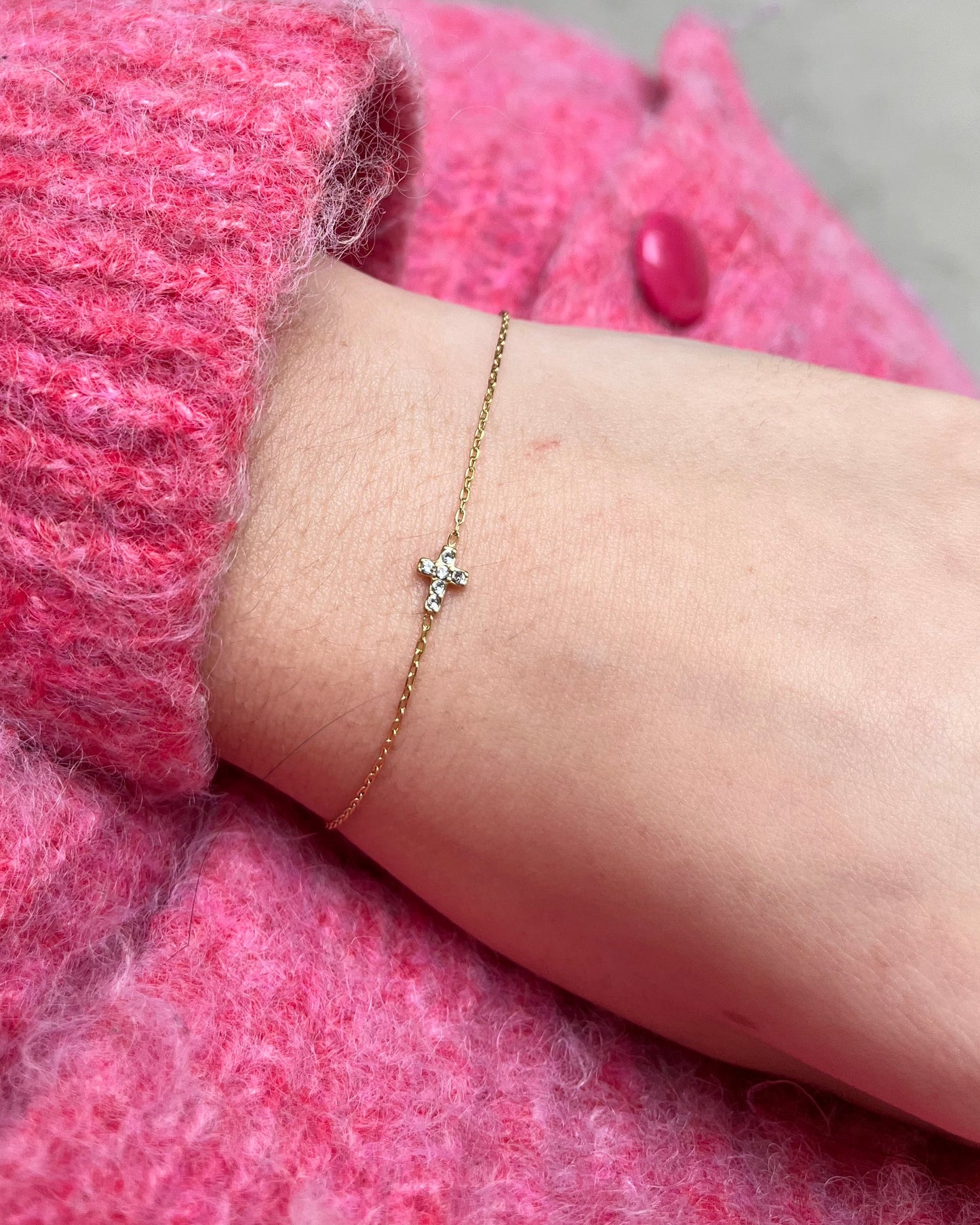 Bracelet petite croix chrétienne avec strass MINI MADELEINE