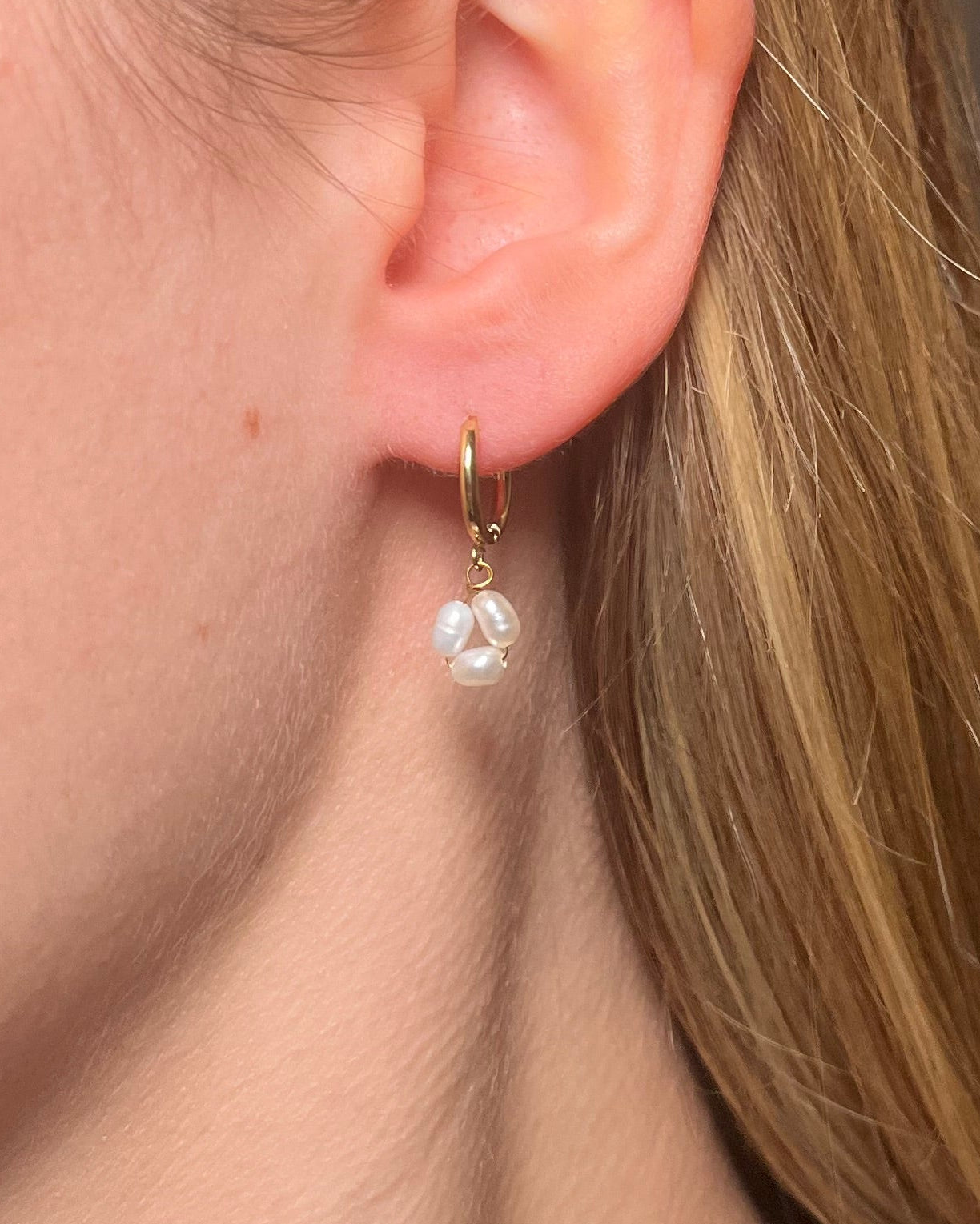 Créoles avec 3 perles d'eau douce pierre naturelle FELICIA