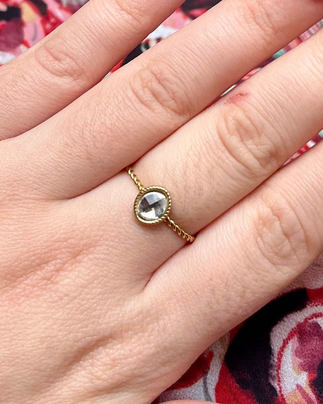 Bague avec cristal strass rond dorée Acier inoxydable DEBBY