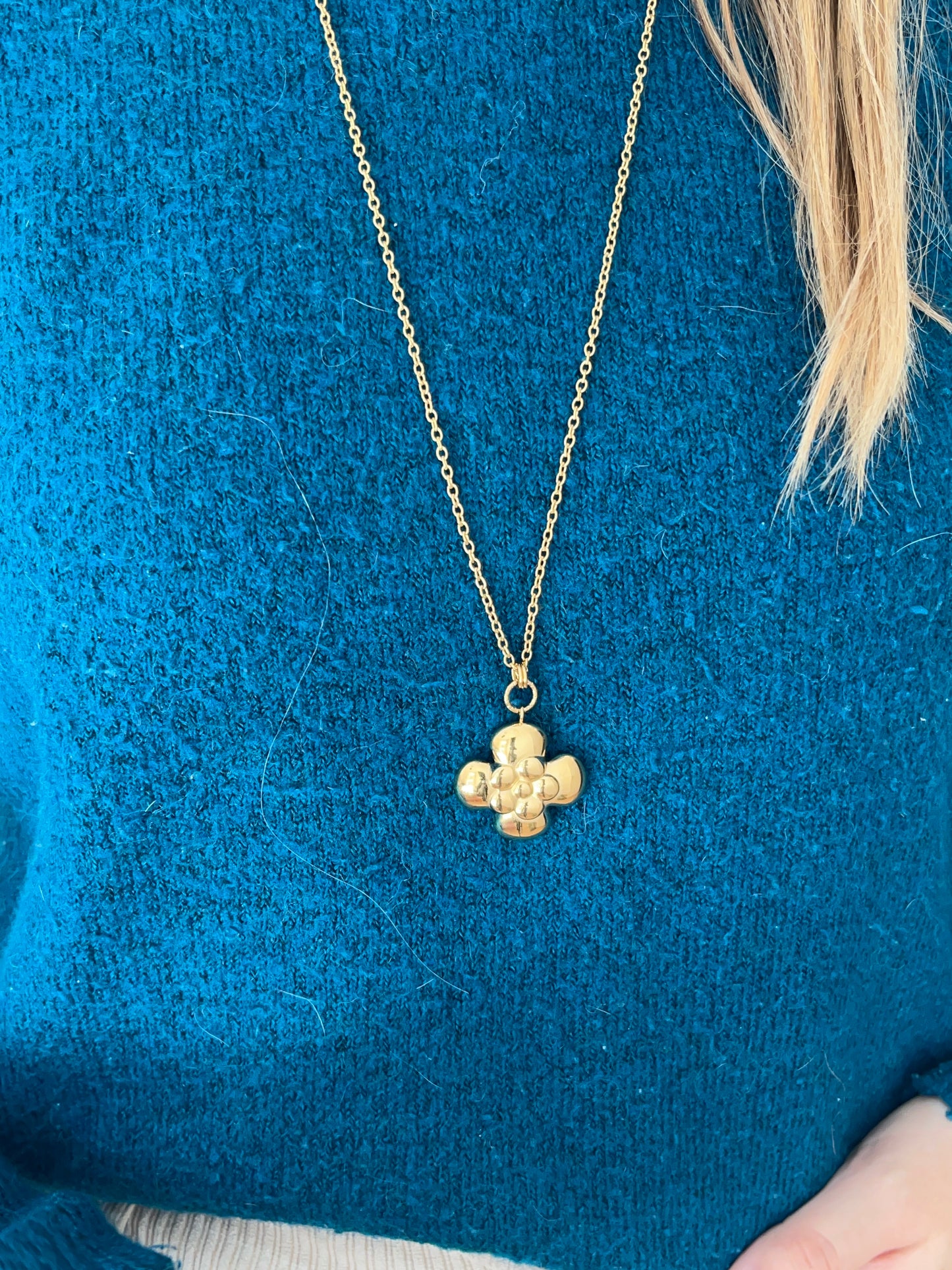 Sautoir fleur doré en acier inoxydable NALA