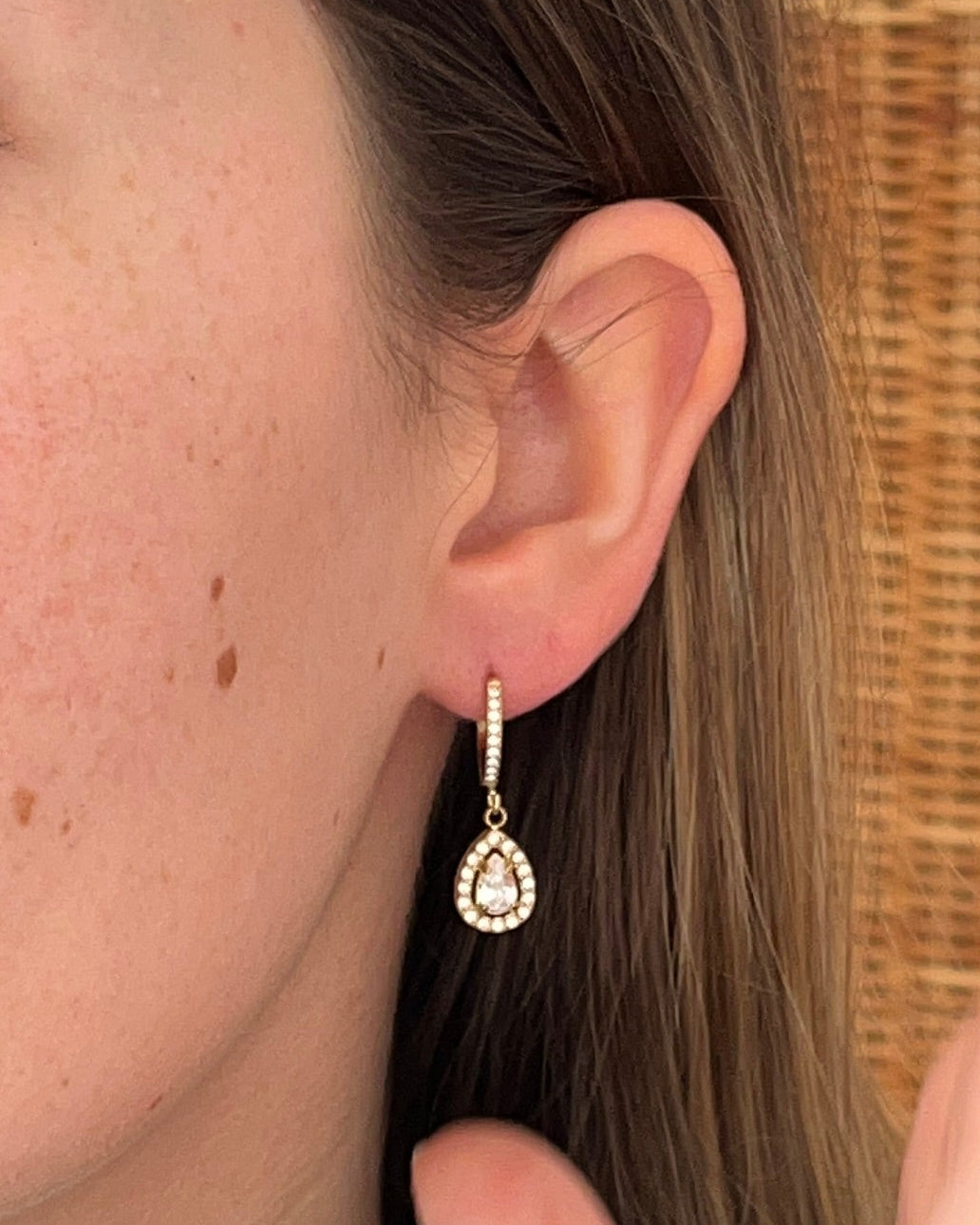 Créoles dorées avec gouttes en strass élégantes LIZIE