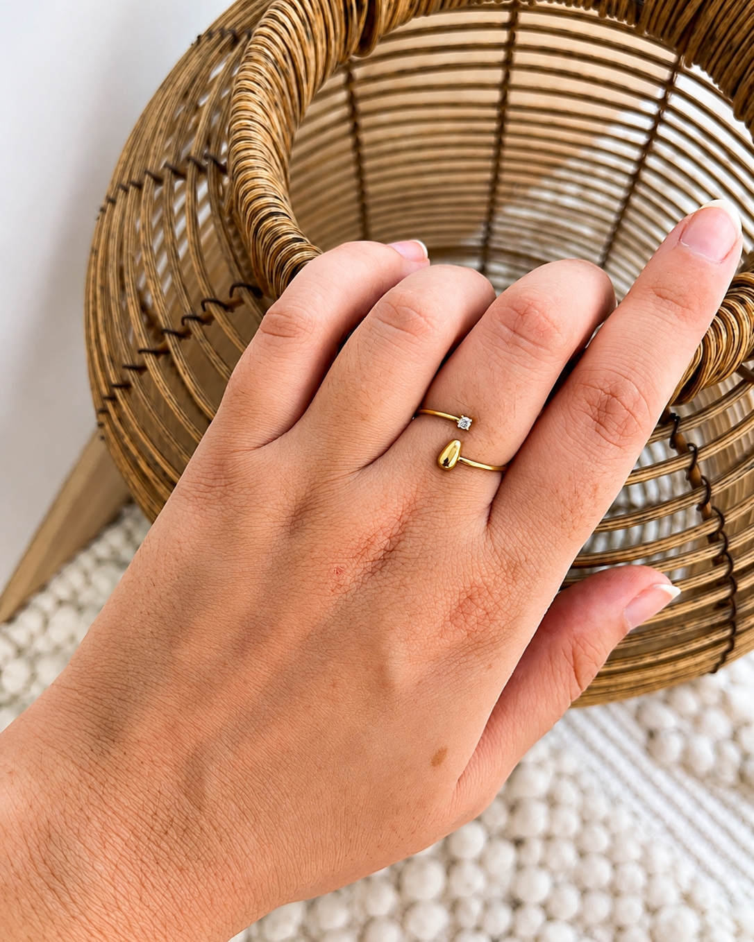 Bague ouverte goutte et strass UNIQUE