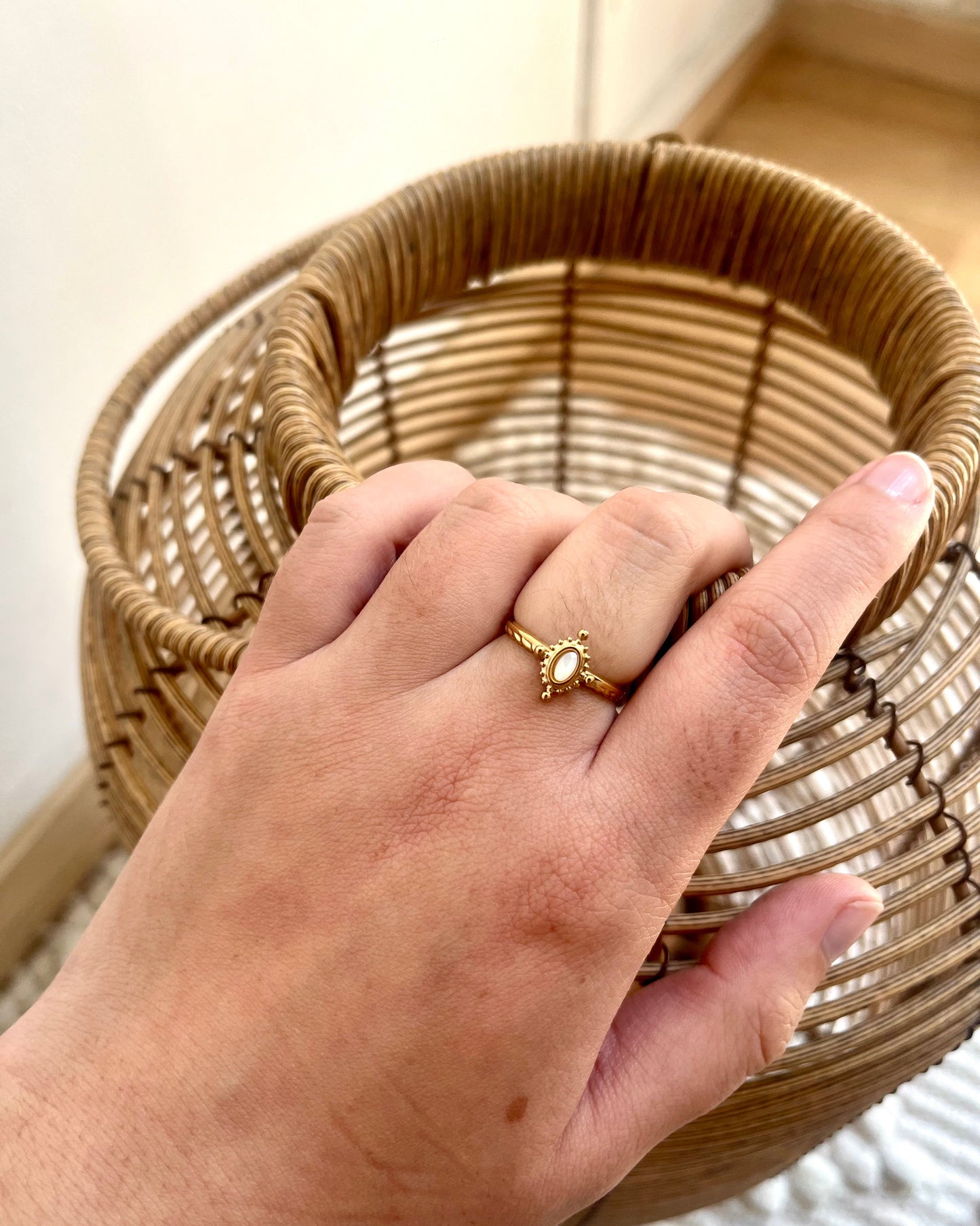 Bague simple ovale pierre naturelle KARIMA