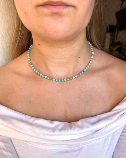 Collier en pierres naturelles cubiques CLEMENCE
