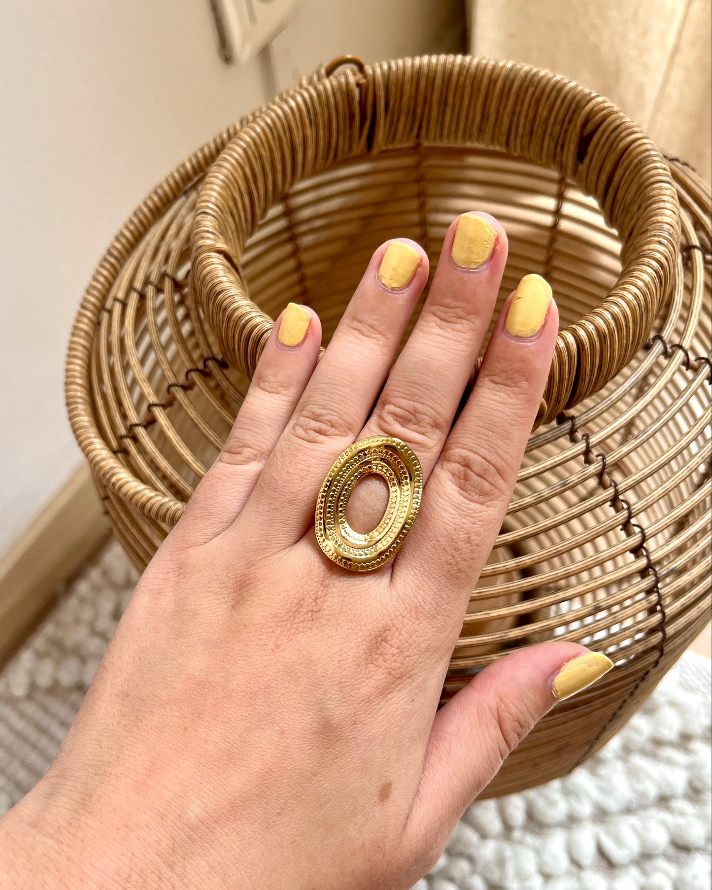 Bague dorée ovale JOLERI