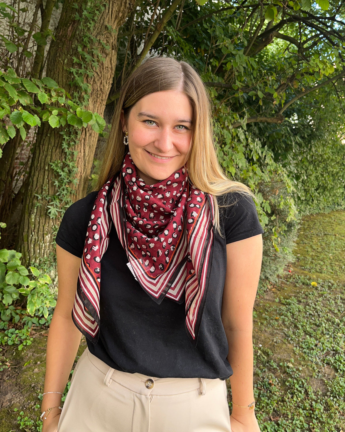Foulard rouge léopard LEO