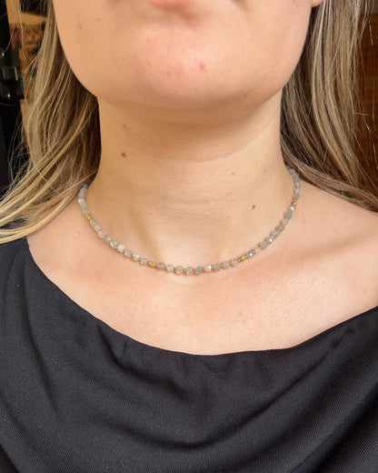 Collier en pierres naturelles cubiques CLEMENCE