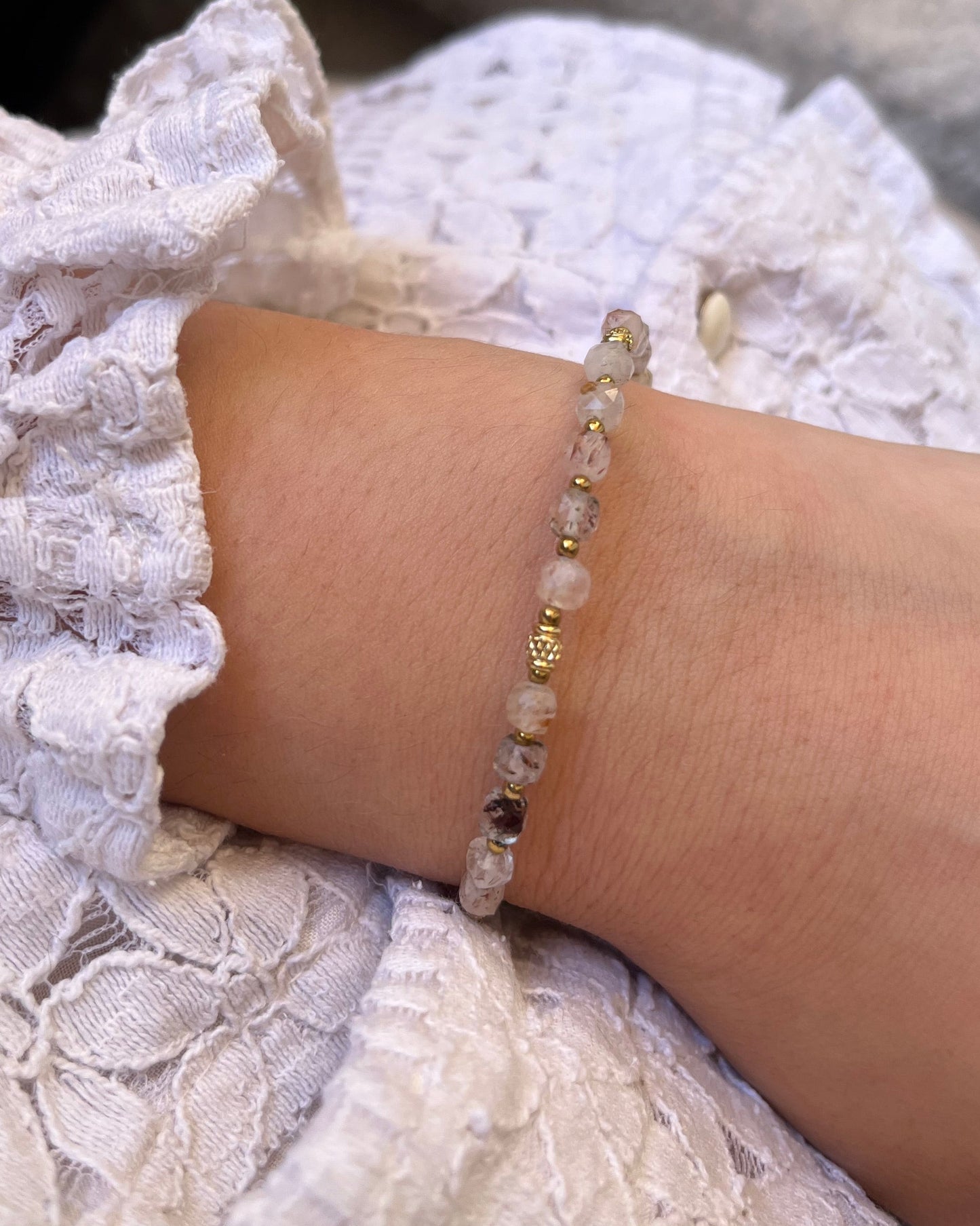 Bracelet en pierres naturelles cubiques CLEMENCE