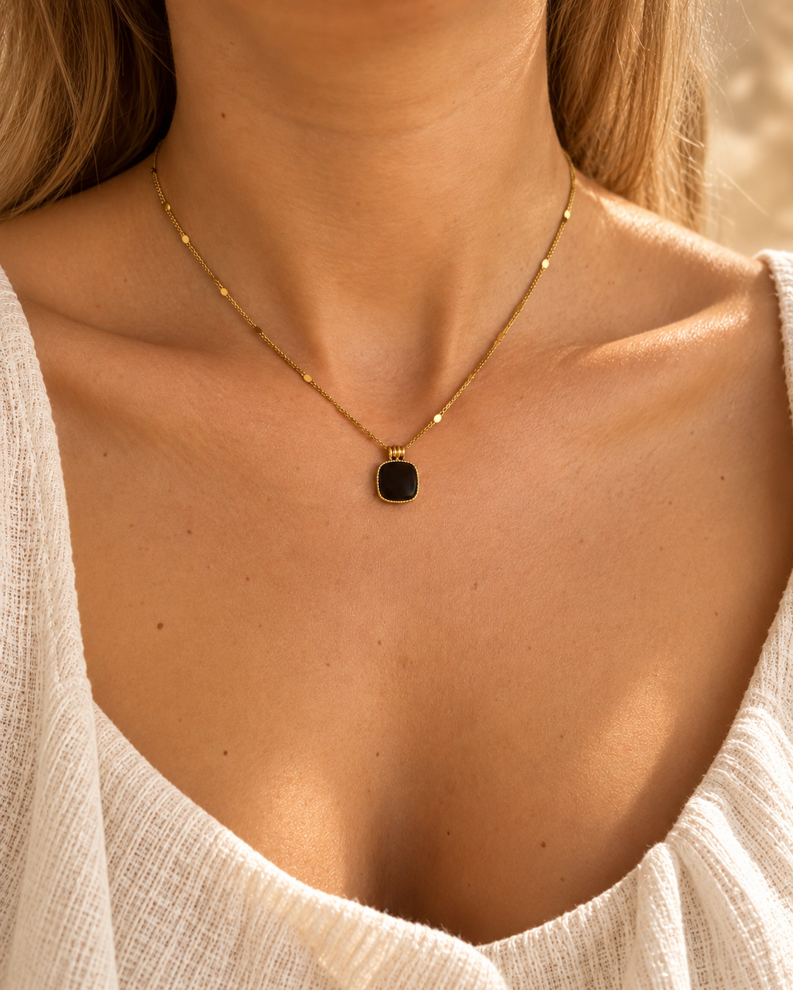 Collier pierre naturelle carré CLEOFINA