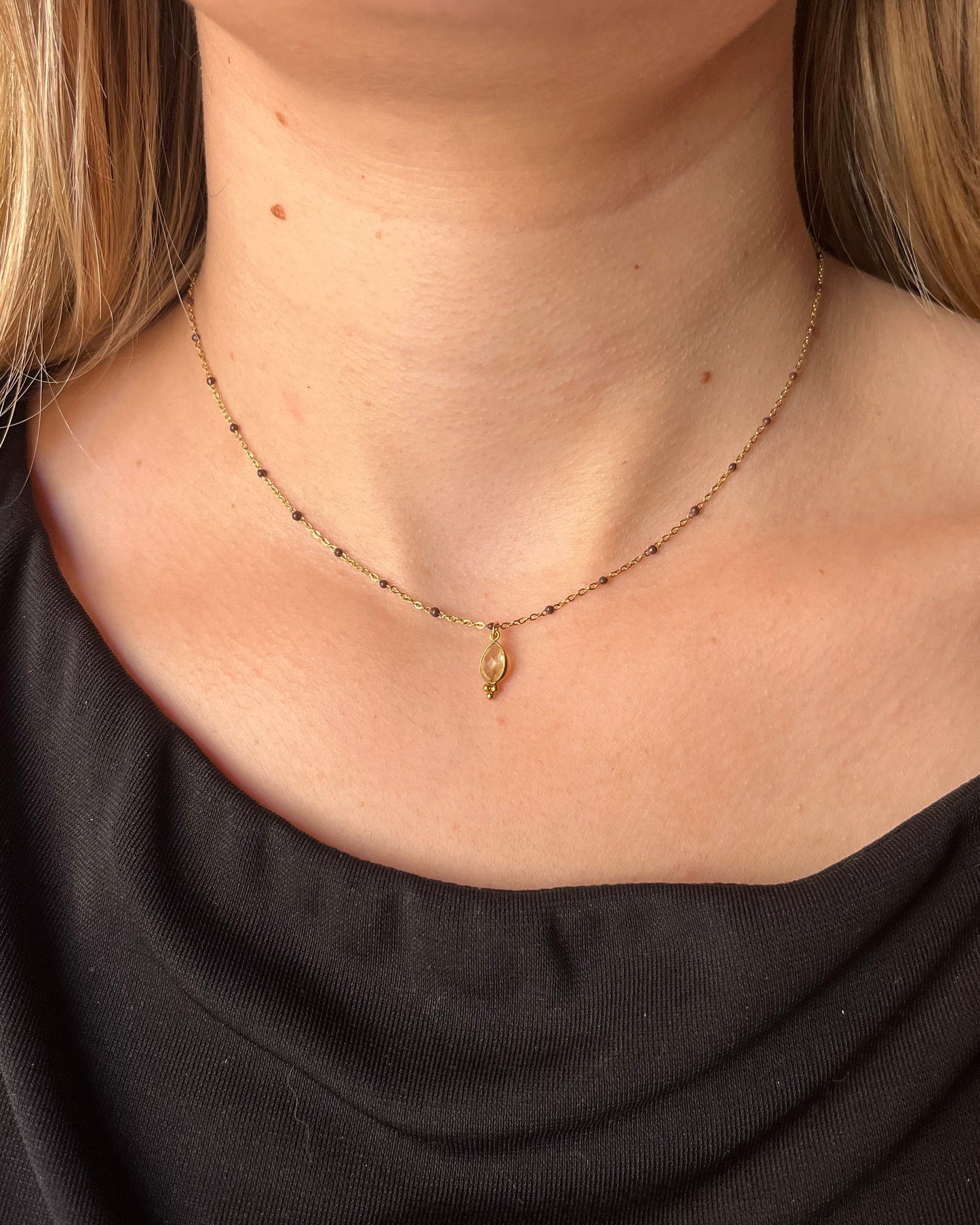 Collier avec pendentif goutte en pierre naturelle GOUTTE