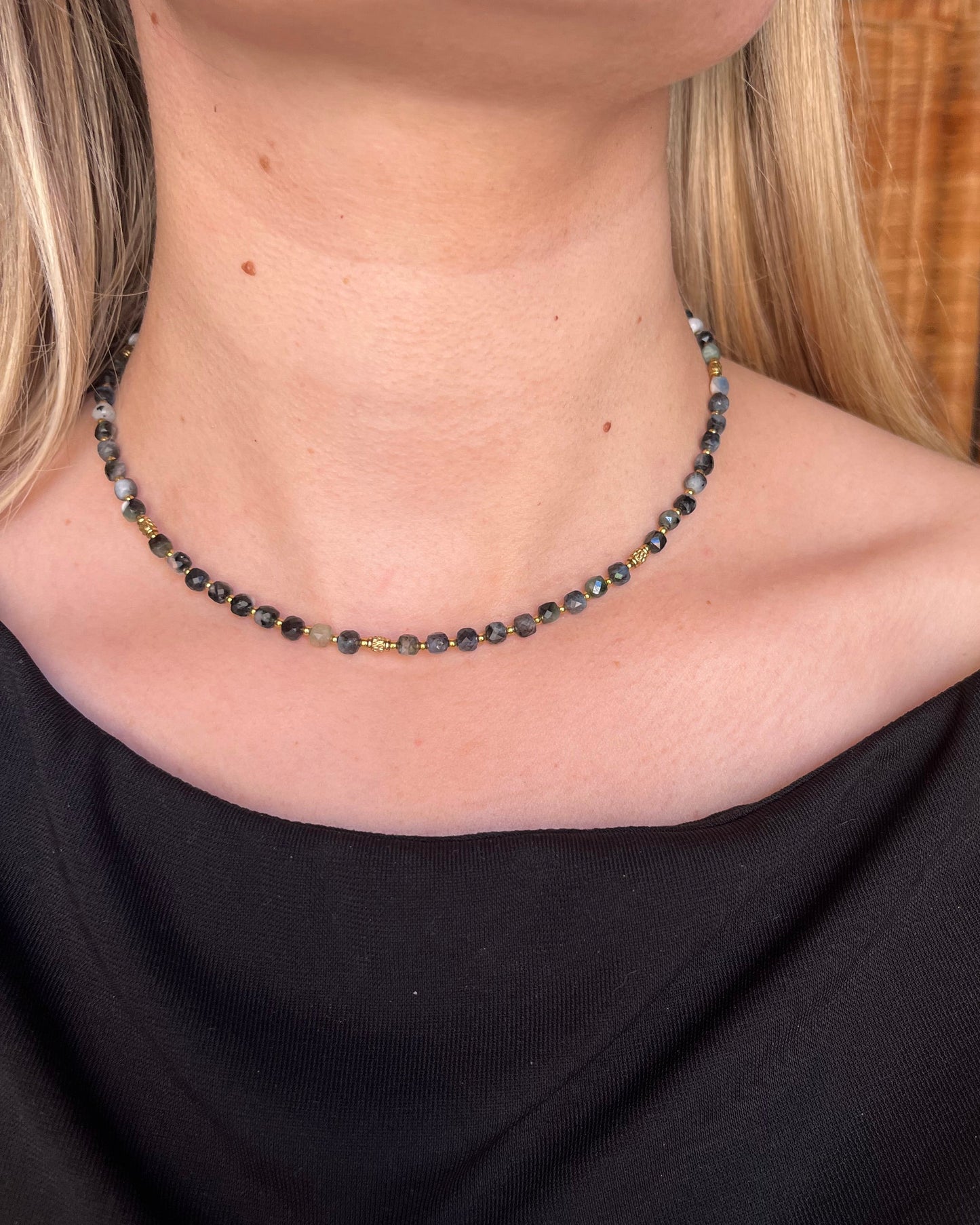Collier en pierres naturelles cubiques CLEMENCE
