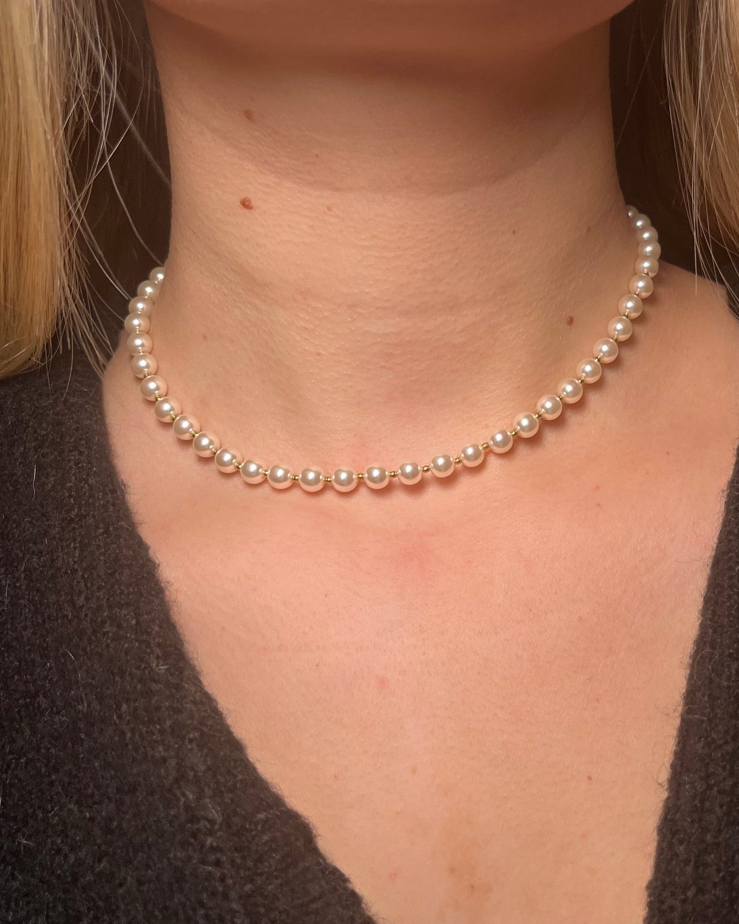 Collier perles de résine blanche Old Money REINE