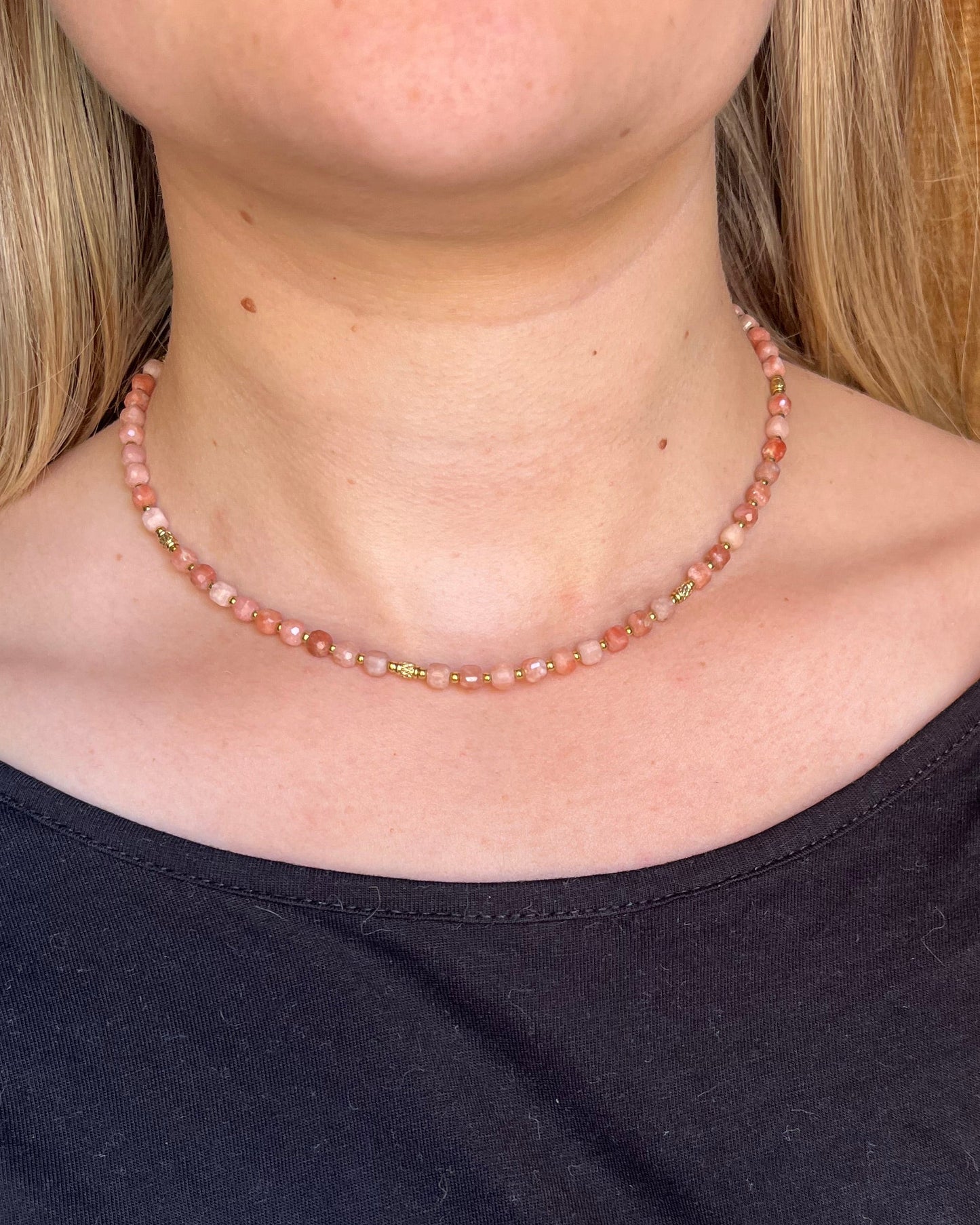 Collier en pierres naturelles cubiques CLEMENCE