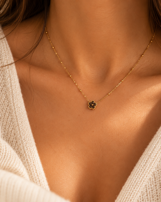 Collier doré fleur en pierres naturelles DAHLIA