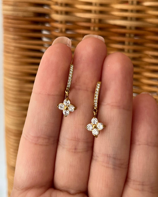 Créoles dorées avec fleur en strass LOANIE