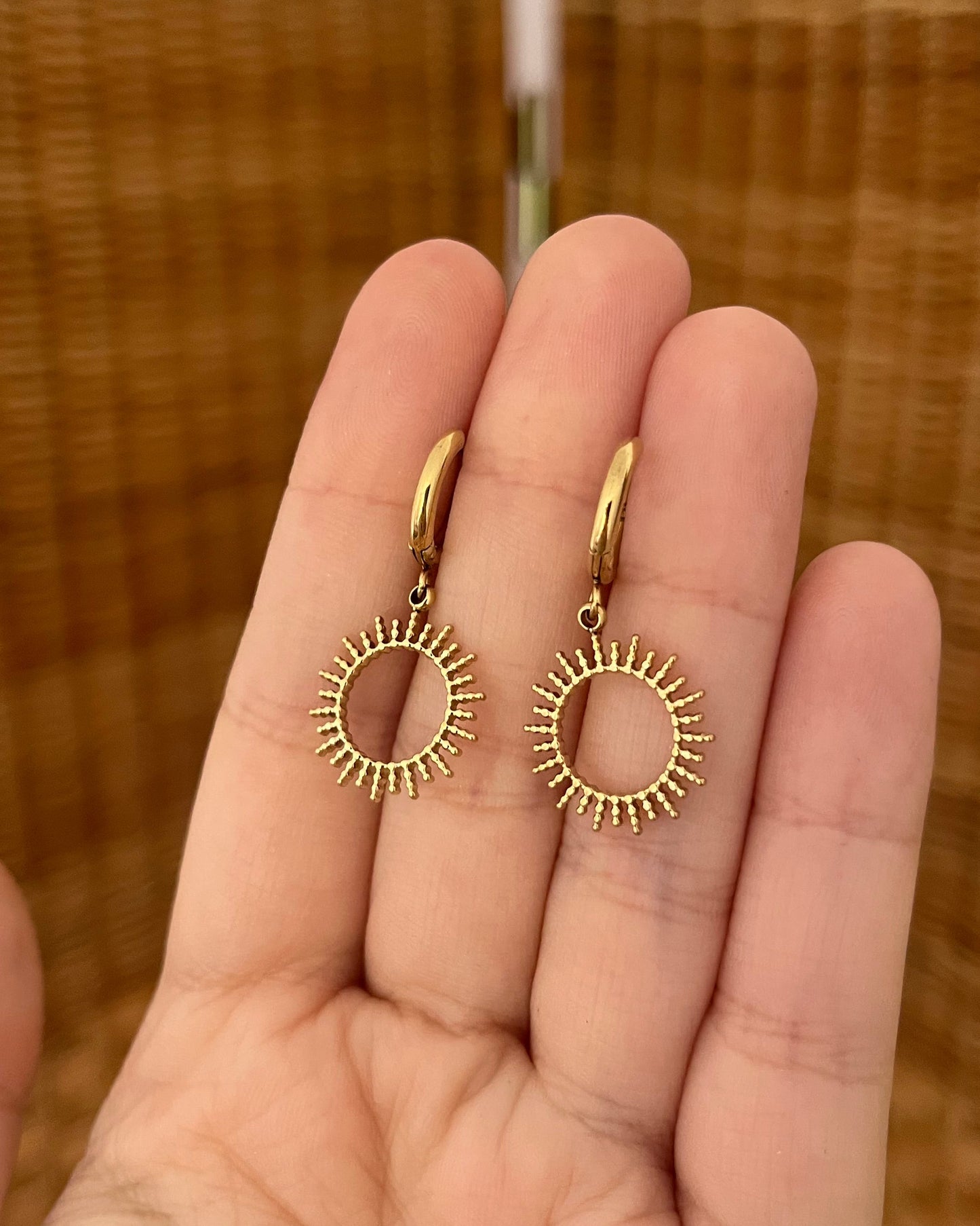 Boucles d'oreilles avec soleil doré FLAMY