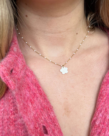 Collier fleur blanche en nacre Bohème NEPAL