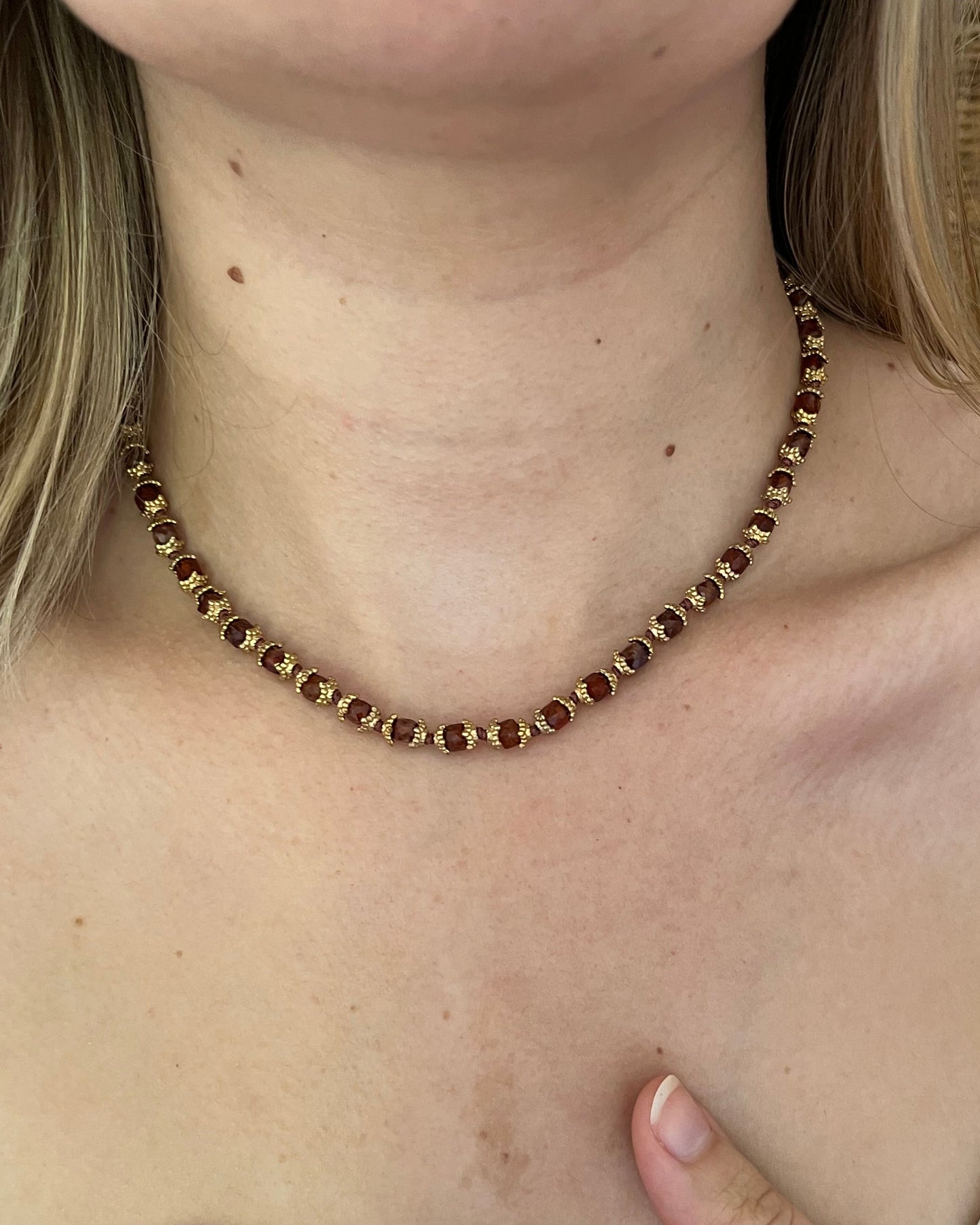 Collier élégant en pierres naturelles SOFIA