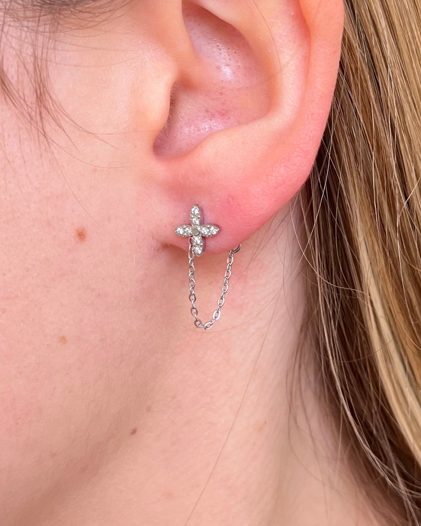 Boucles d'oreilles trèfle avec chaîne argentées Acier inoxydable CESAR