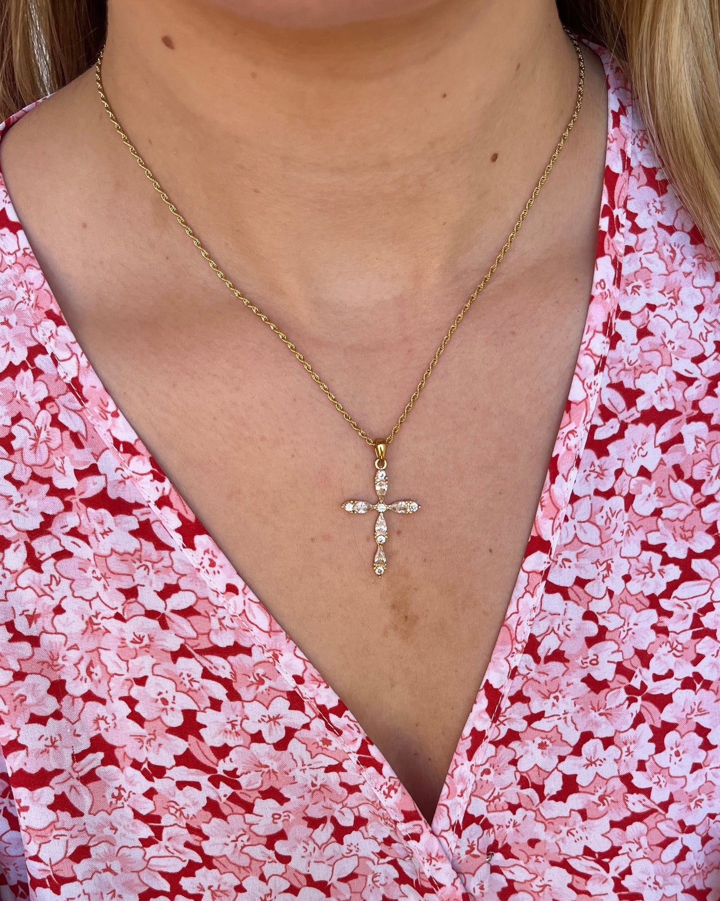 Collier croix chrétienne avec strass en acier RHODA