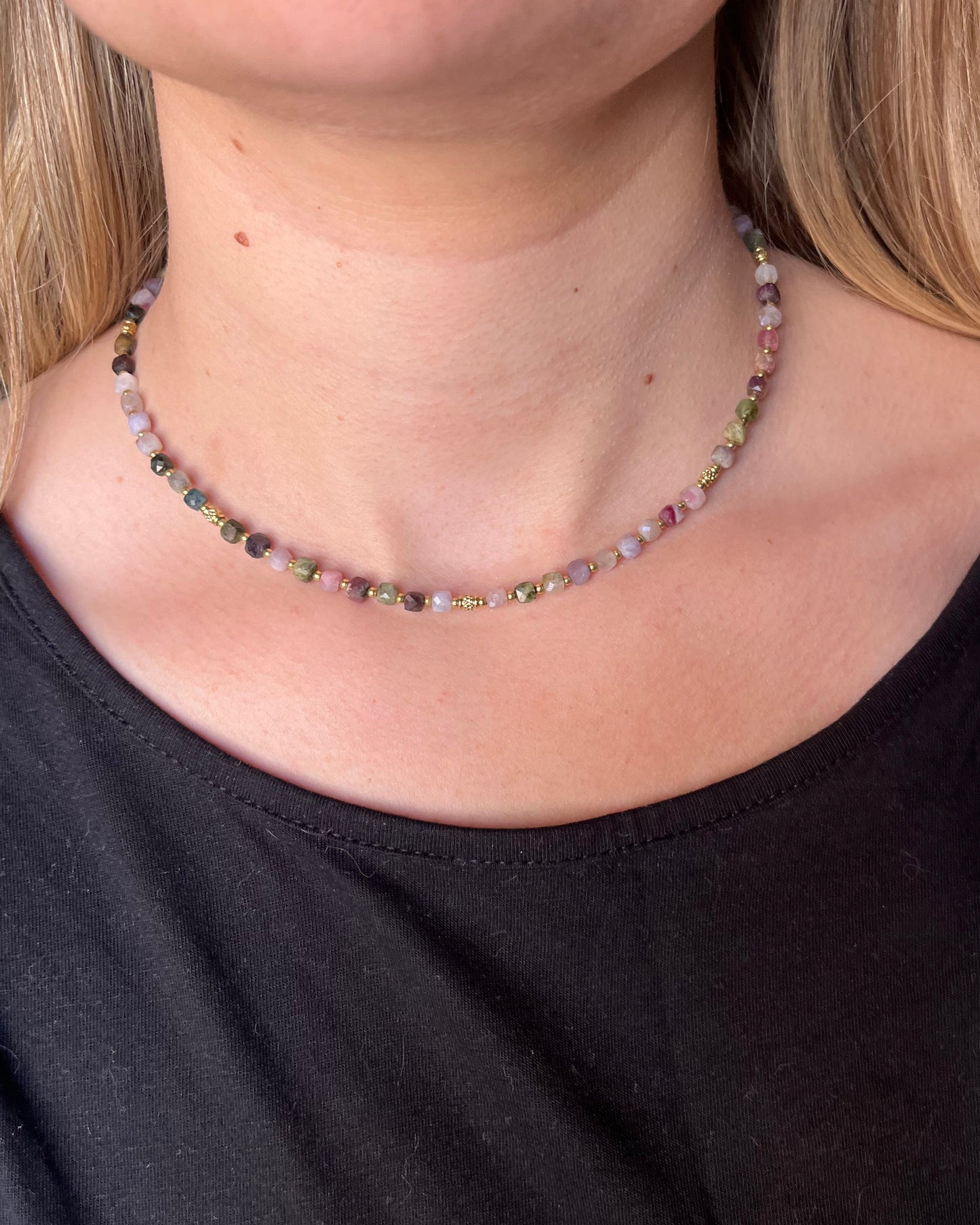 Collier en pierres naturelles cubiques CLEMENCE