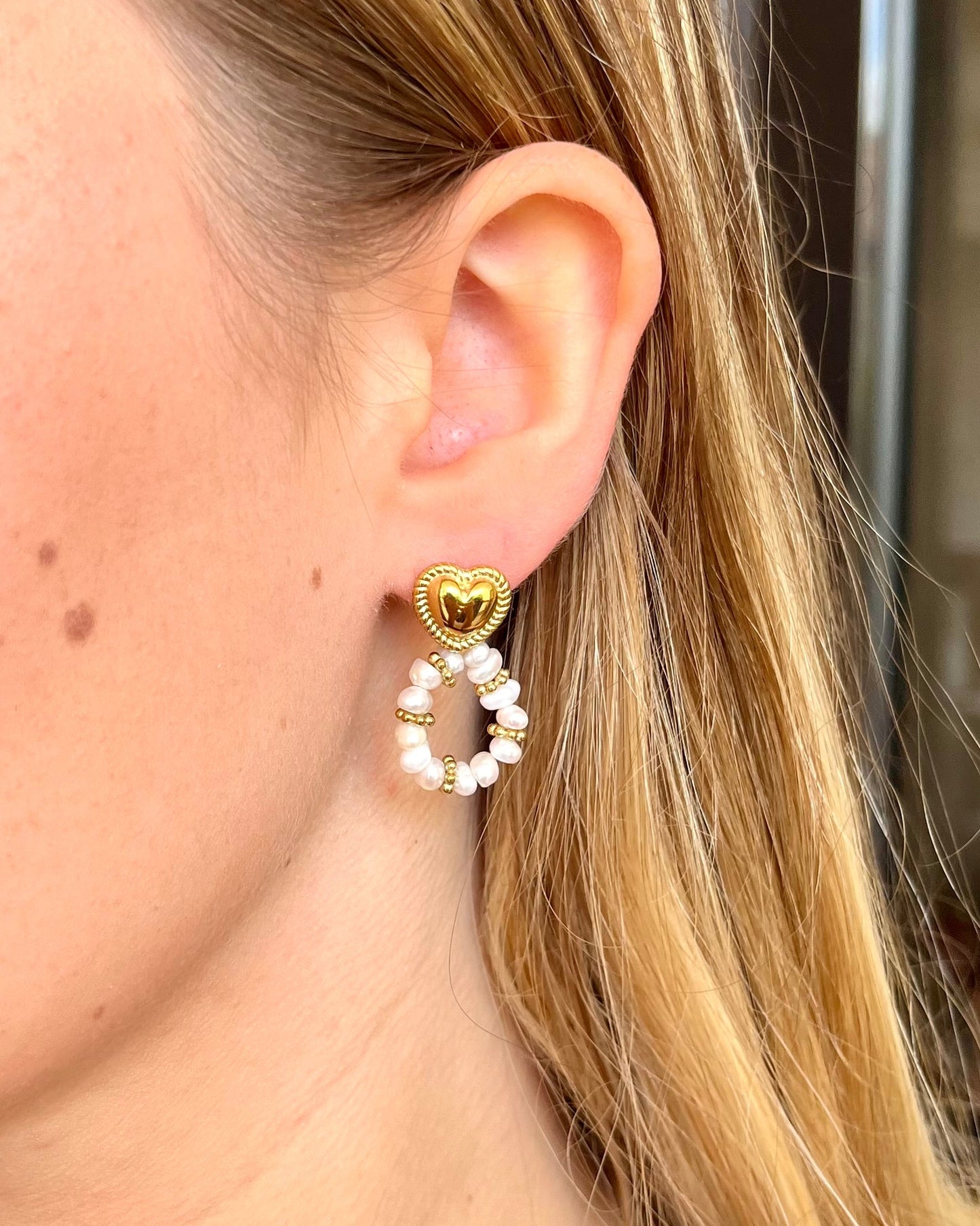 Boucles d'oreilles coeur avec perles d'eau douce SIMONE