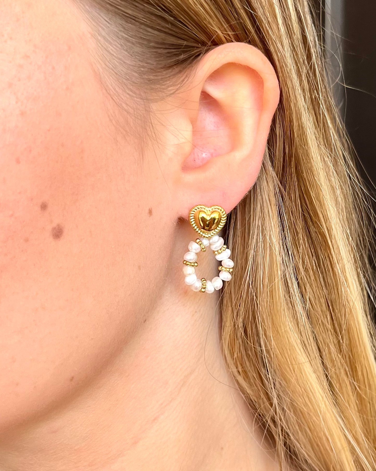 Boucles d'oreilles coeur avec perles d'eau douce SIMONE