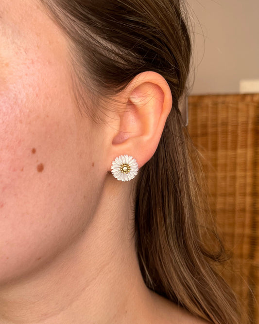 Boucles d'oreilles marguerite en nacre blanche MARGUERITE