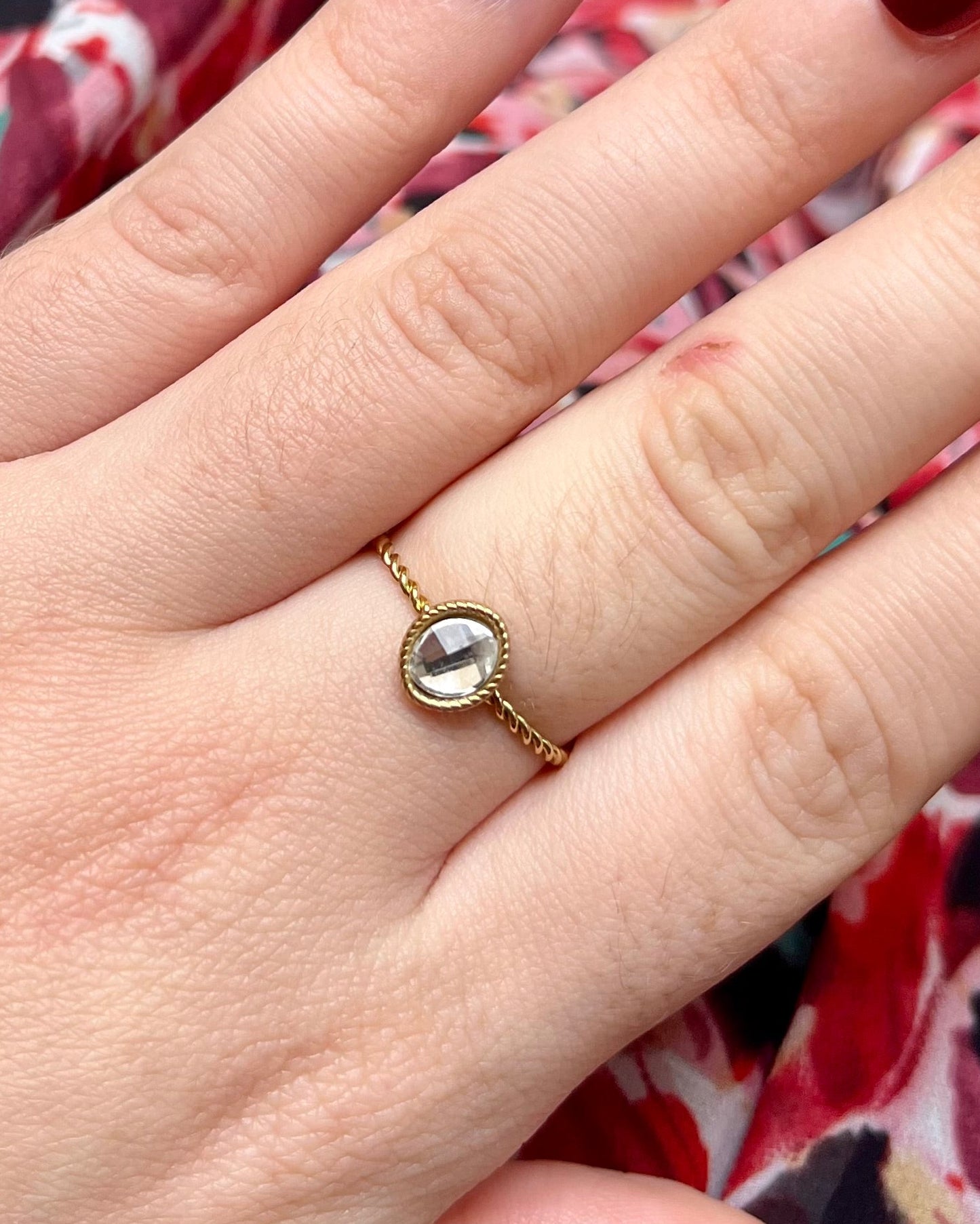 Bague avec cristal strass rond dorée Acier inoxydable DEBBY