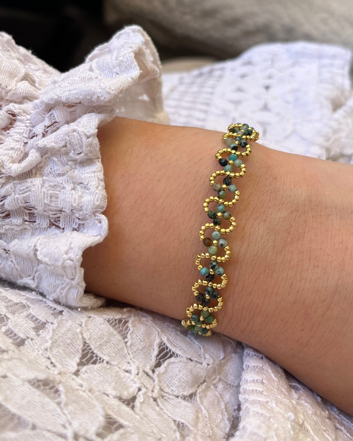 Bracelet fleur en pierres naturelles MIMOSA