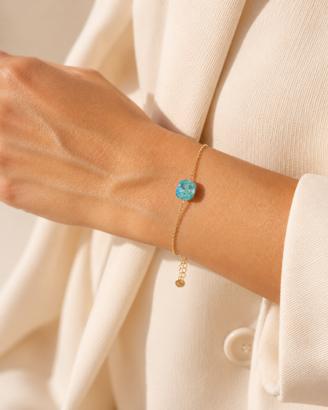 Précommande Bracelet avec pendentif carré en cristal de Swarovski BEA