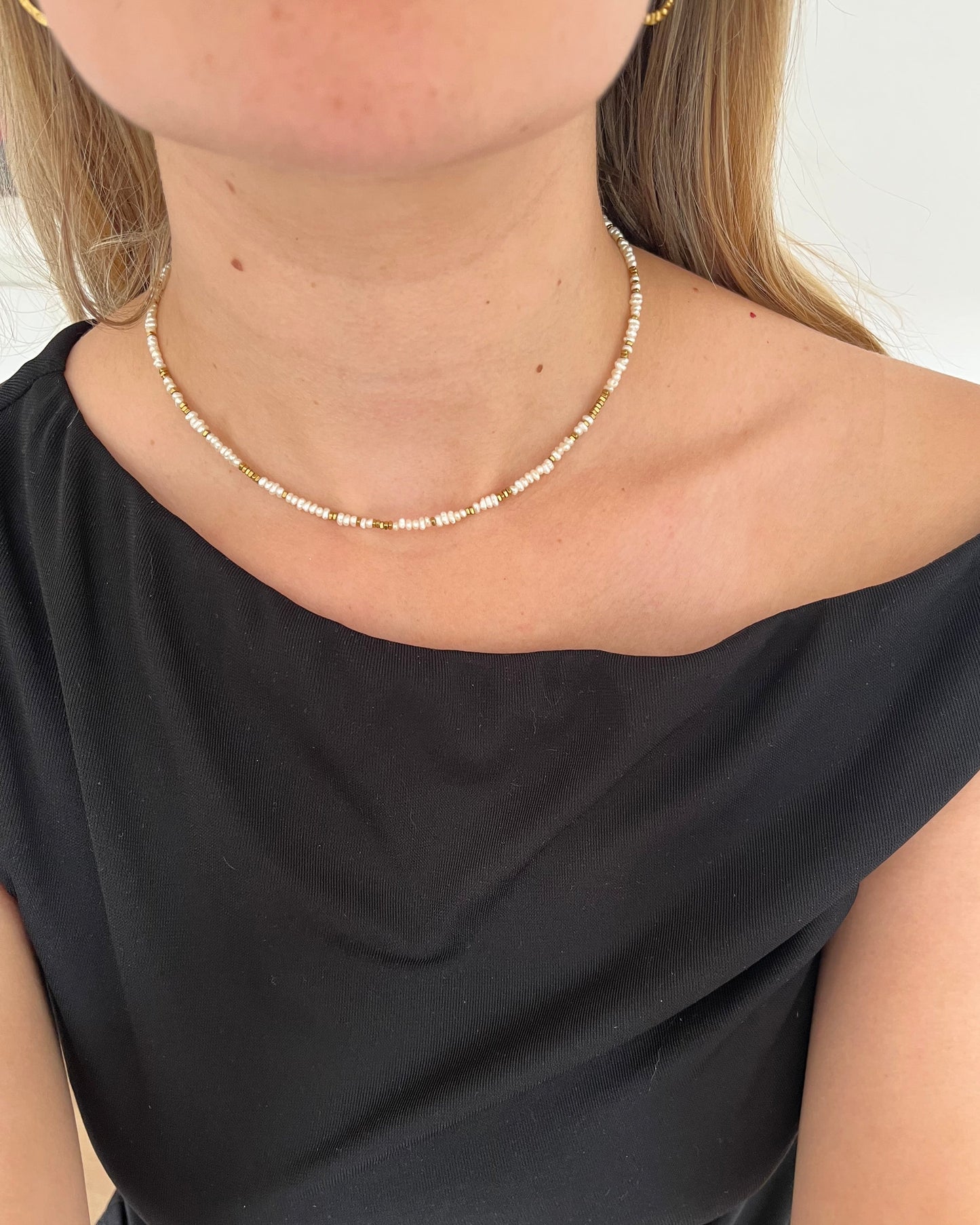 Collier fin en perles d'eau douce élégant PERLA