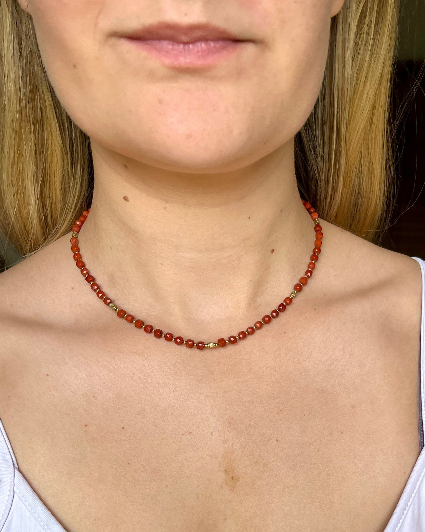 Collier en pierres naturelles cubiques CLEMENCE