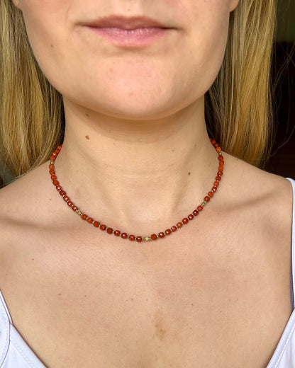 Collier en pierres naturelles cubiques CLEMENCE
