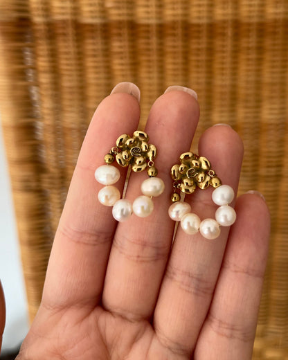 Boucles d'oreilles fleur et perles d'eau douces ROSALIA