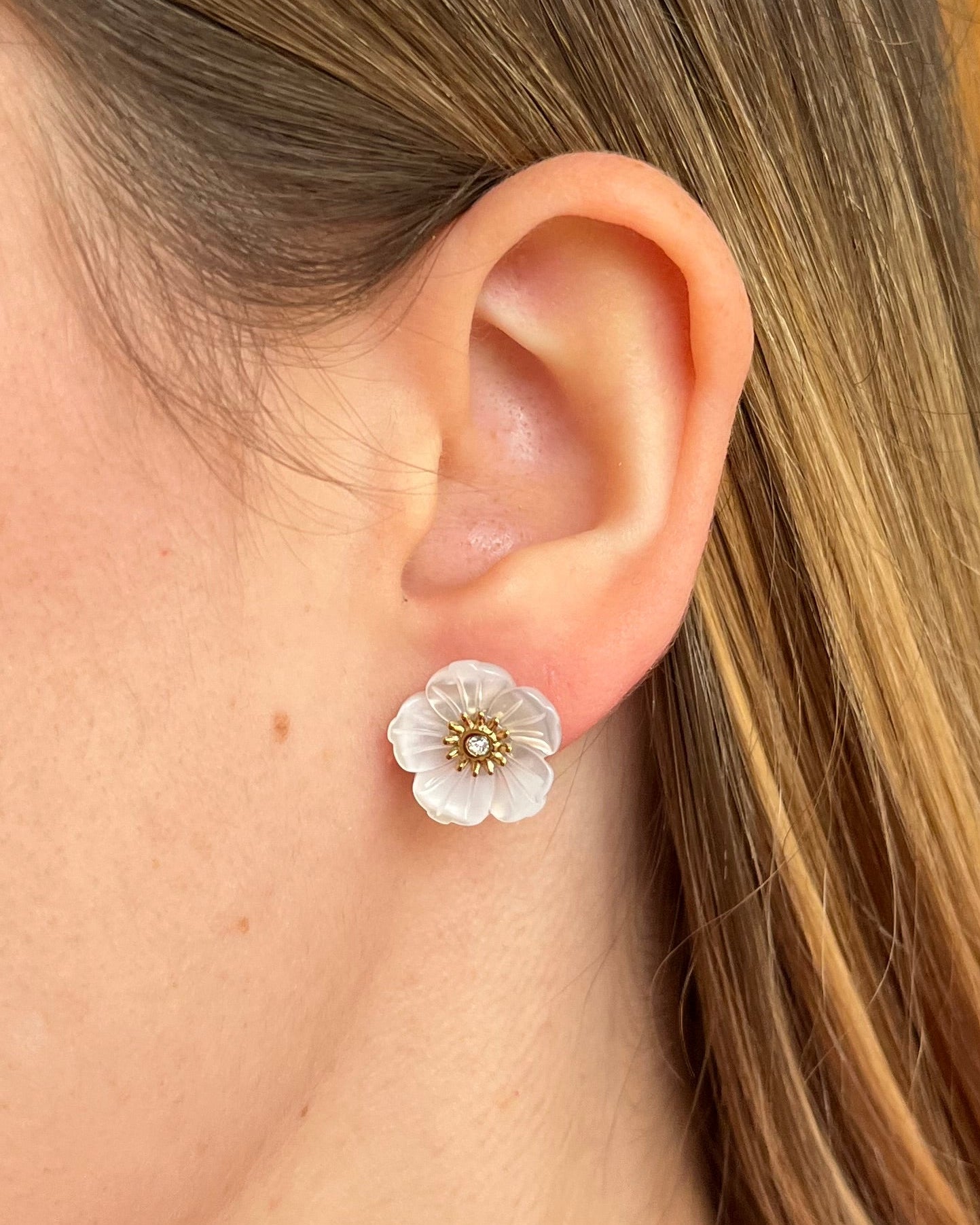 Puces d'oreilles fleurs blanches en nacre Acier inoxydable ALICE