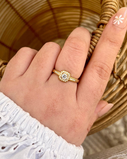 Bague avec strass carré élégante PENELOPPE