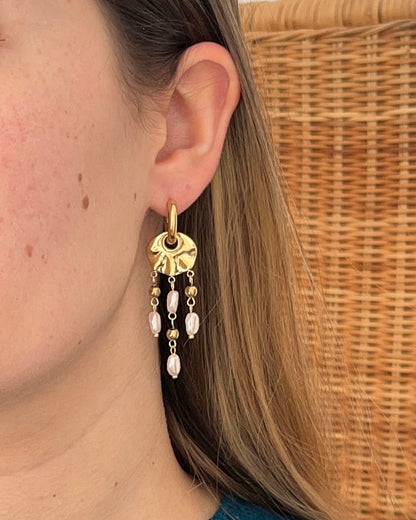 Boucles d'oreilles avec perles dorées et en résine ROME