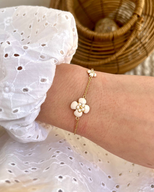 Bracelet avec fleurs blanches élégant ANTHEA