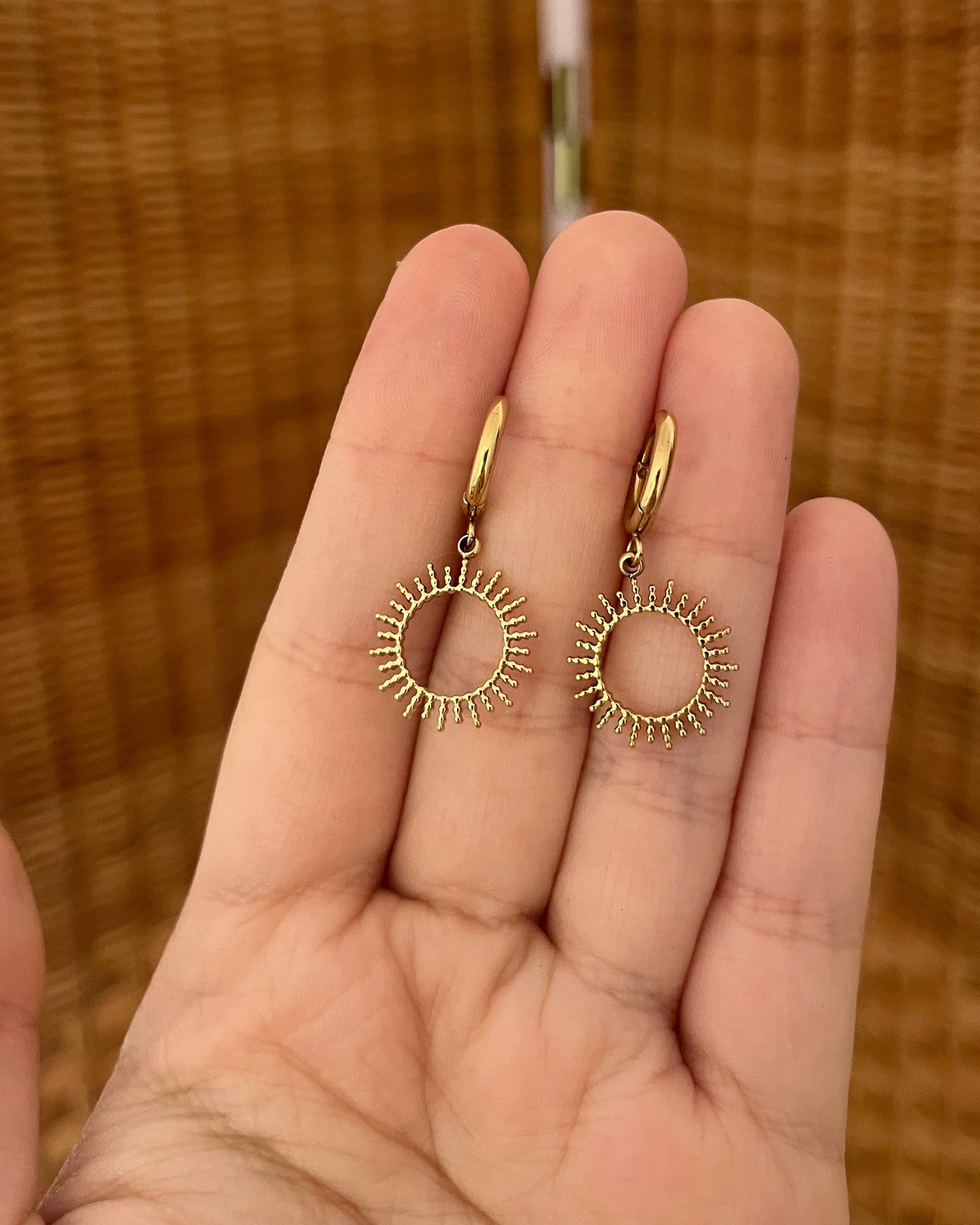 Boucles d'oreilles avec soleil doré FLAMY