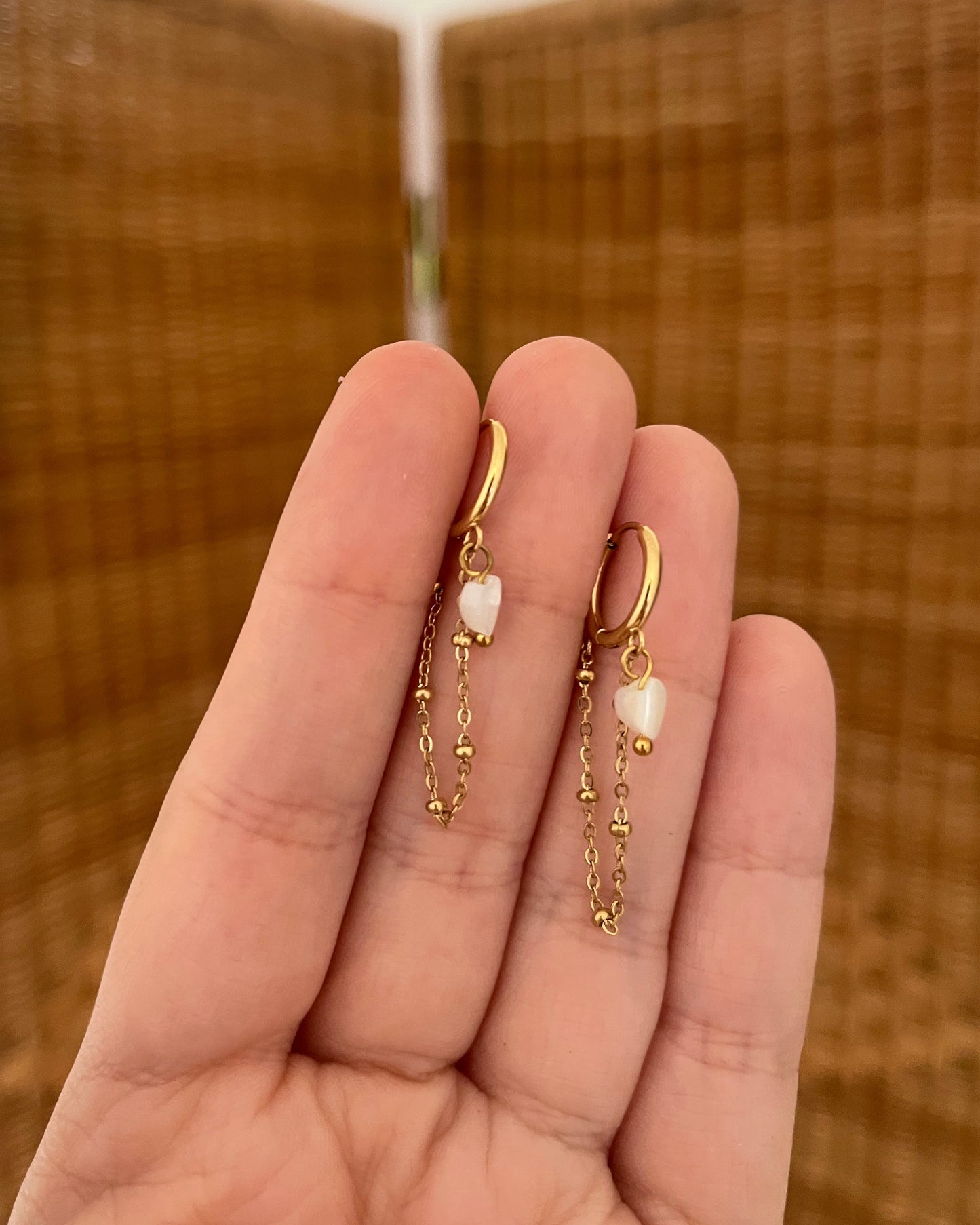 Boucles d'oreilles avec chaine et coeur LENIE