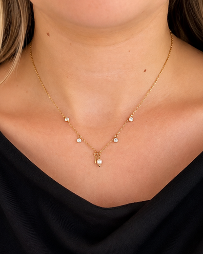 Collier doré avec cristaux et perles d'eau douce CLEOFINA