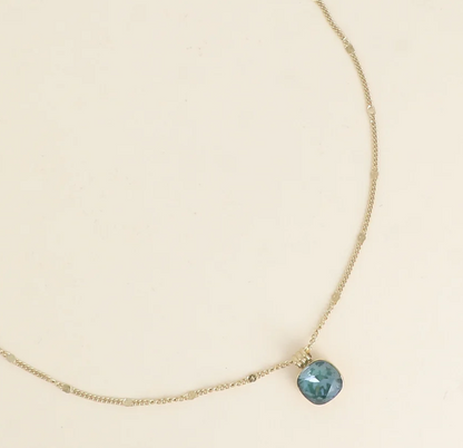 Précommande Collier avec cristal carré Swarovski CLARISSE