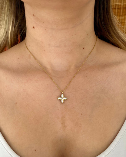 Collier trèfle en nacre GWENDOLINE