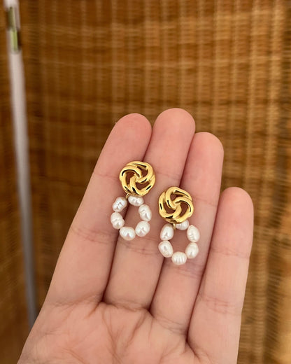 Boucles d'oreilles avec fleur et perles d'eau douce SACHA