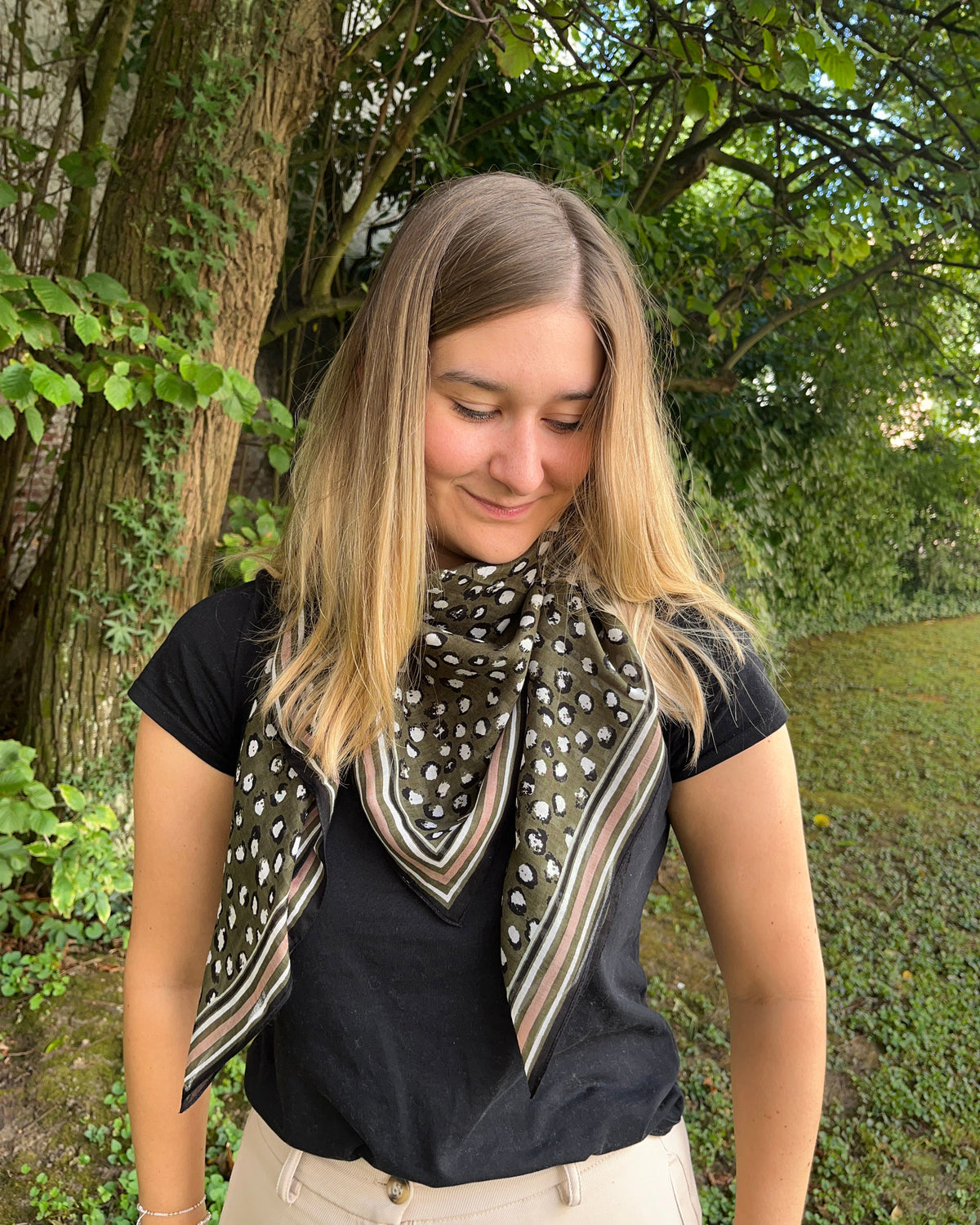 Foulard kaki léopard LEO