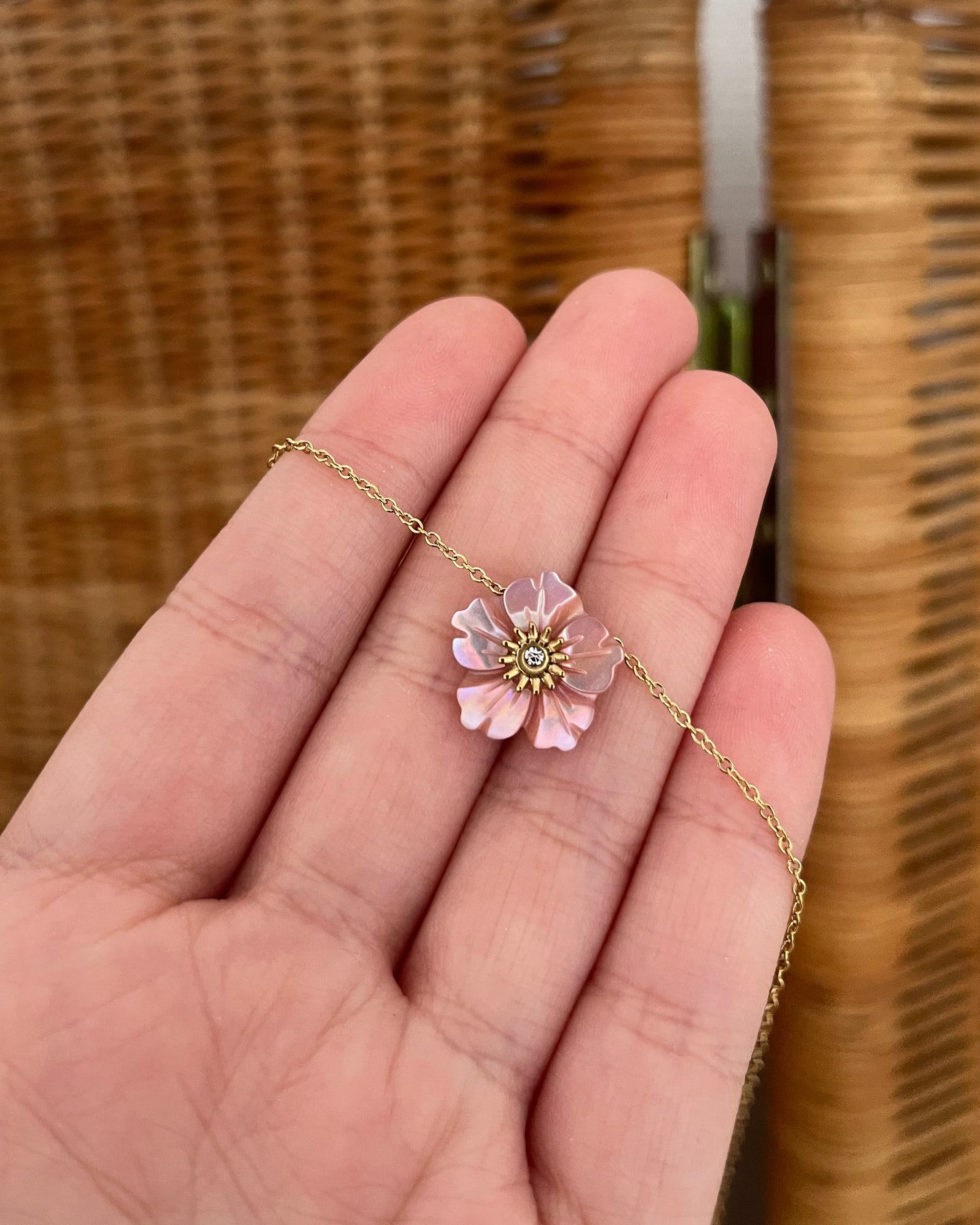 Collier fleur rose en nacre rose AZEL