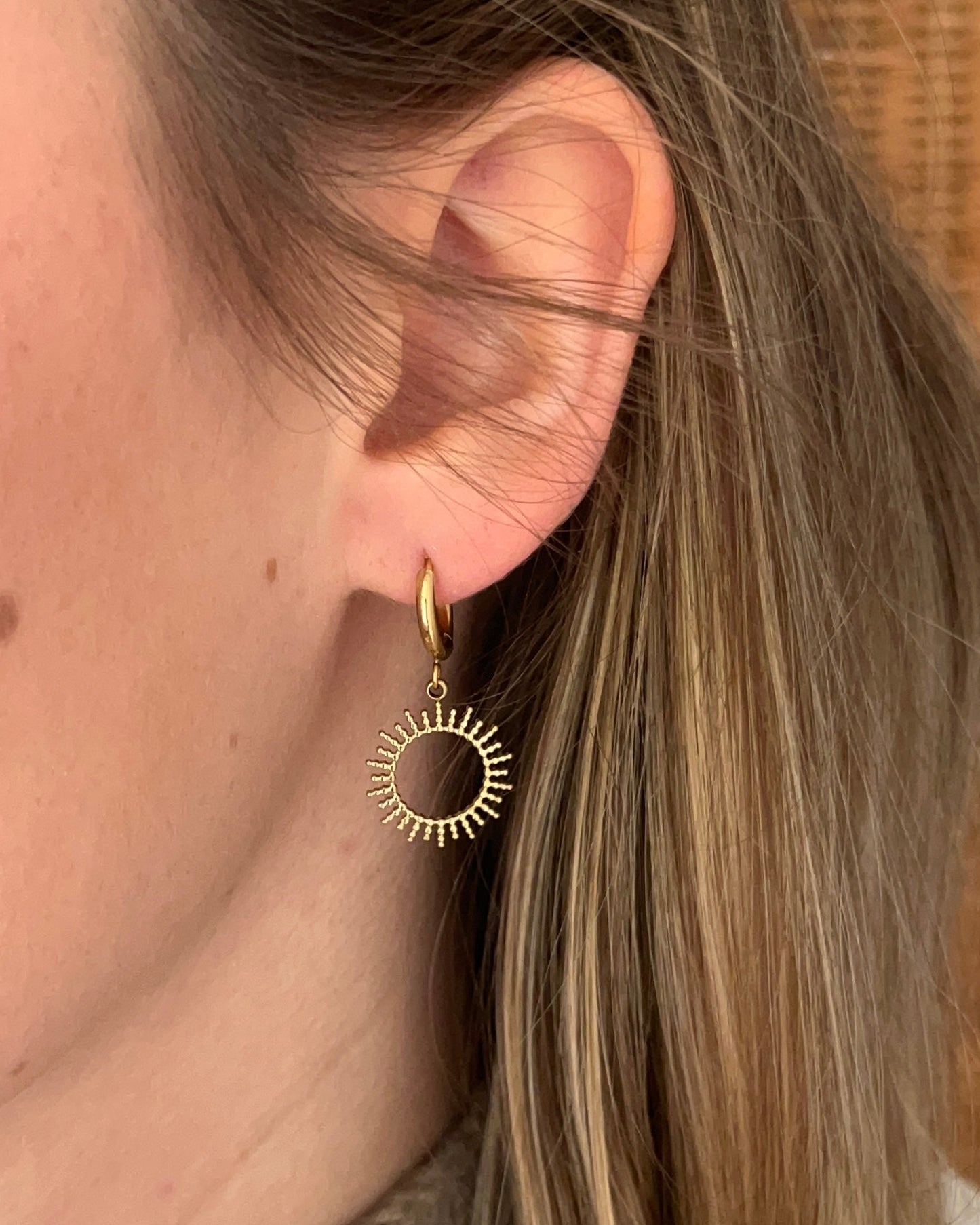Boucles d'oreilles avec soleil doré FLAMY