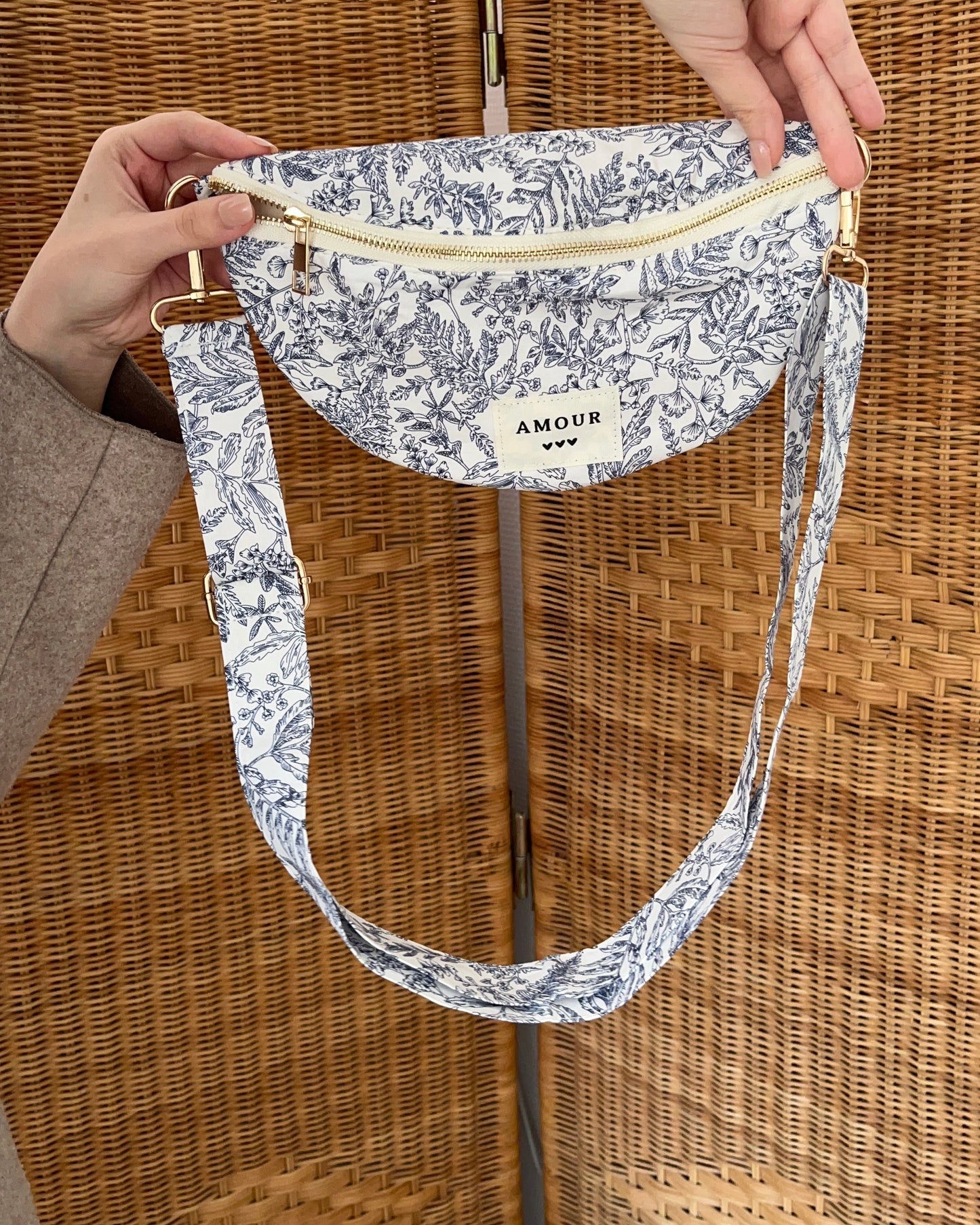 Sac banane imprimé floral bleu