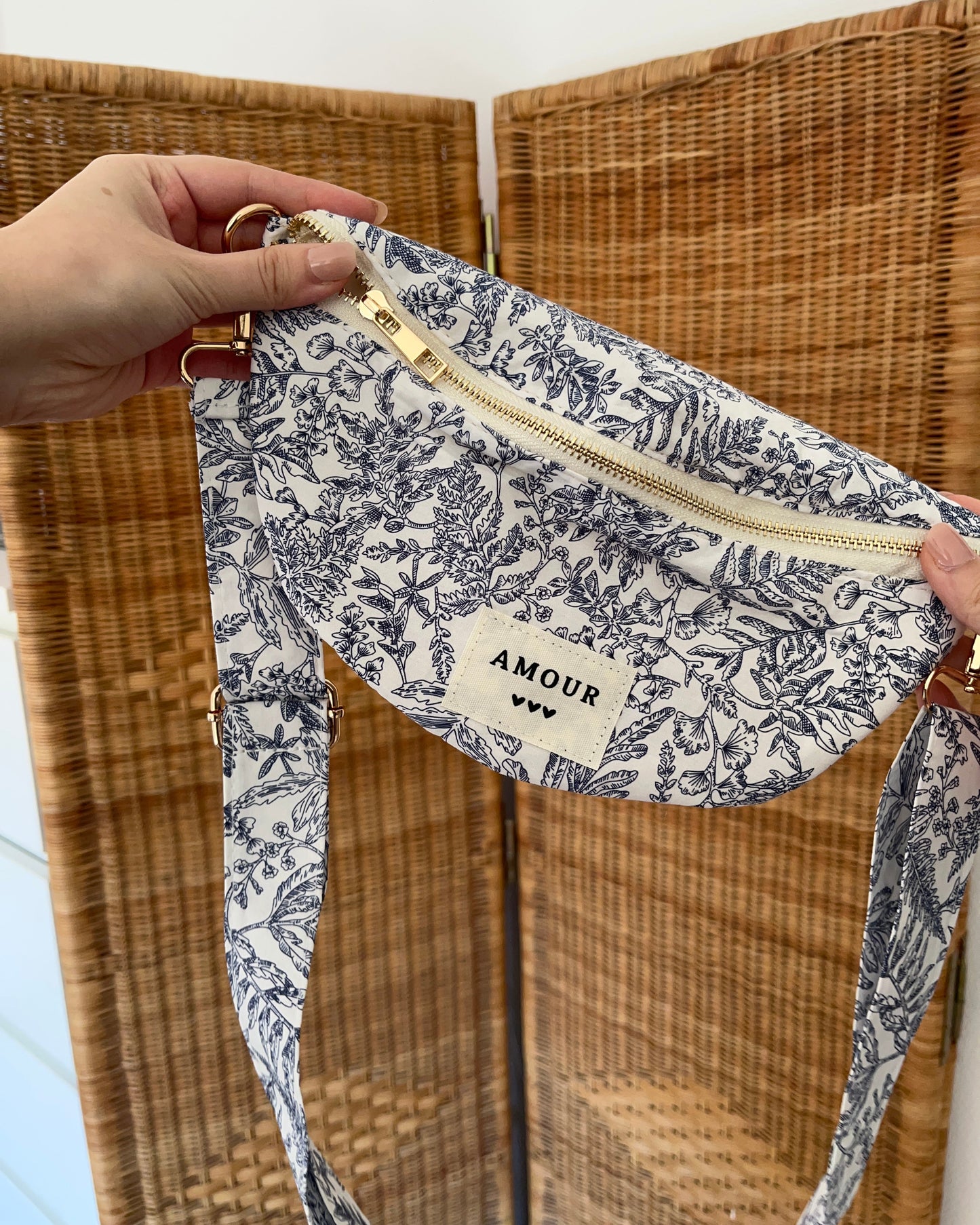 Sac banane imprimé floral bleu